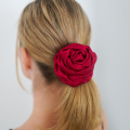 Giove jedwabna gumka do włosów z różą - czerwona