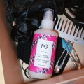 R+Co Zipper Multitasking Styling Lotion - balsam zapobiegający puszeniu się włosów 177ml2.jpg
